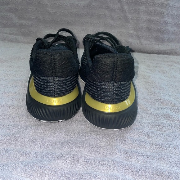 Adidas pro bounce 2019 low, black an gold sz 7 - Picture 4 of 6